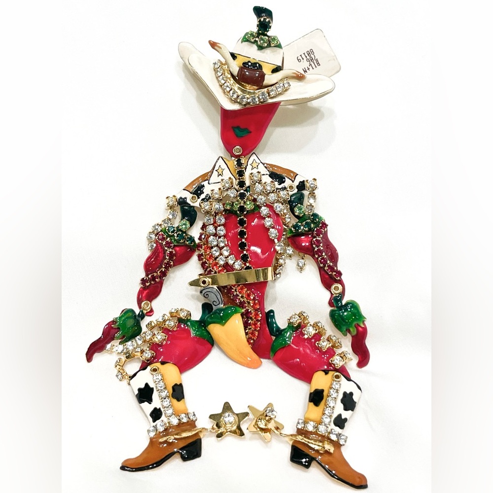 VERY RARE “LUNCH AT THE RITZ” Enamel RHINESTONE Jeweled Gold CHILI Cowboy Brooch